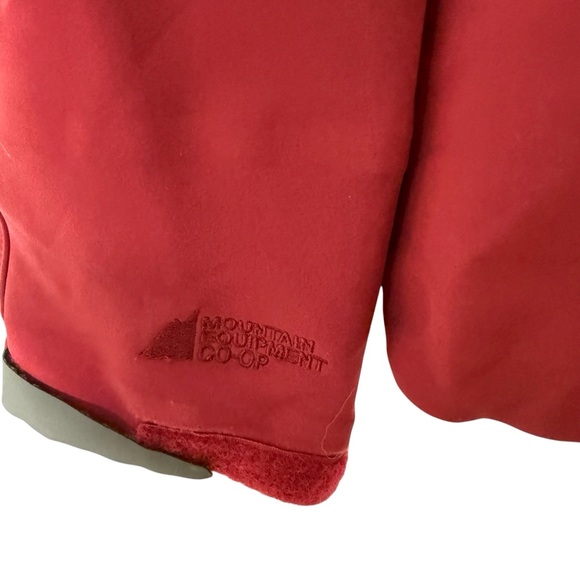 MEC Men's Red Jacket Soft Shell Casual Hiking Outdoors Fleece Lined Gorp M - Picture 4 of 9